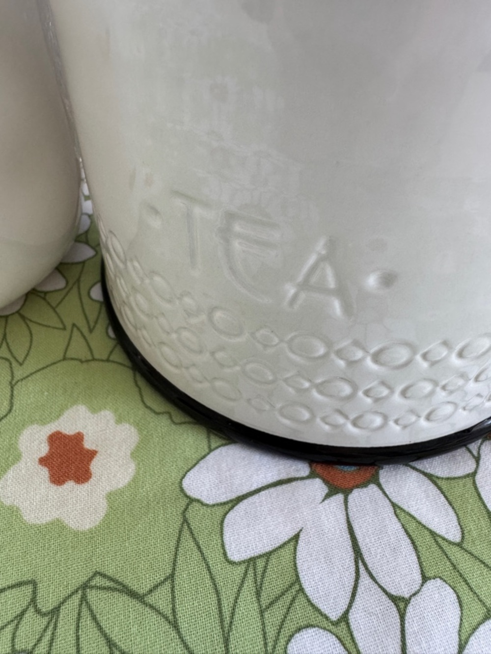 Ceramic Tea Canister - Picture 4 of 13